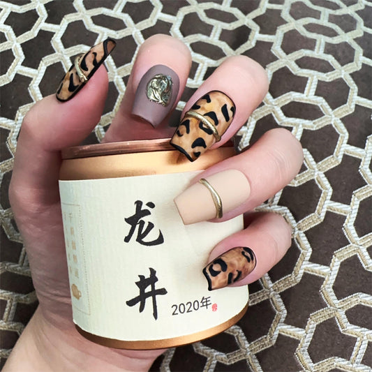 Wang Tii Doo/Milk tea color leopard print