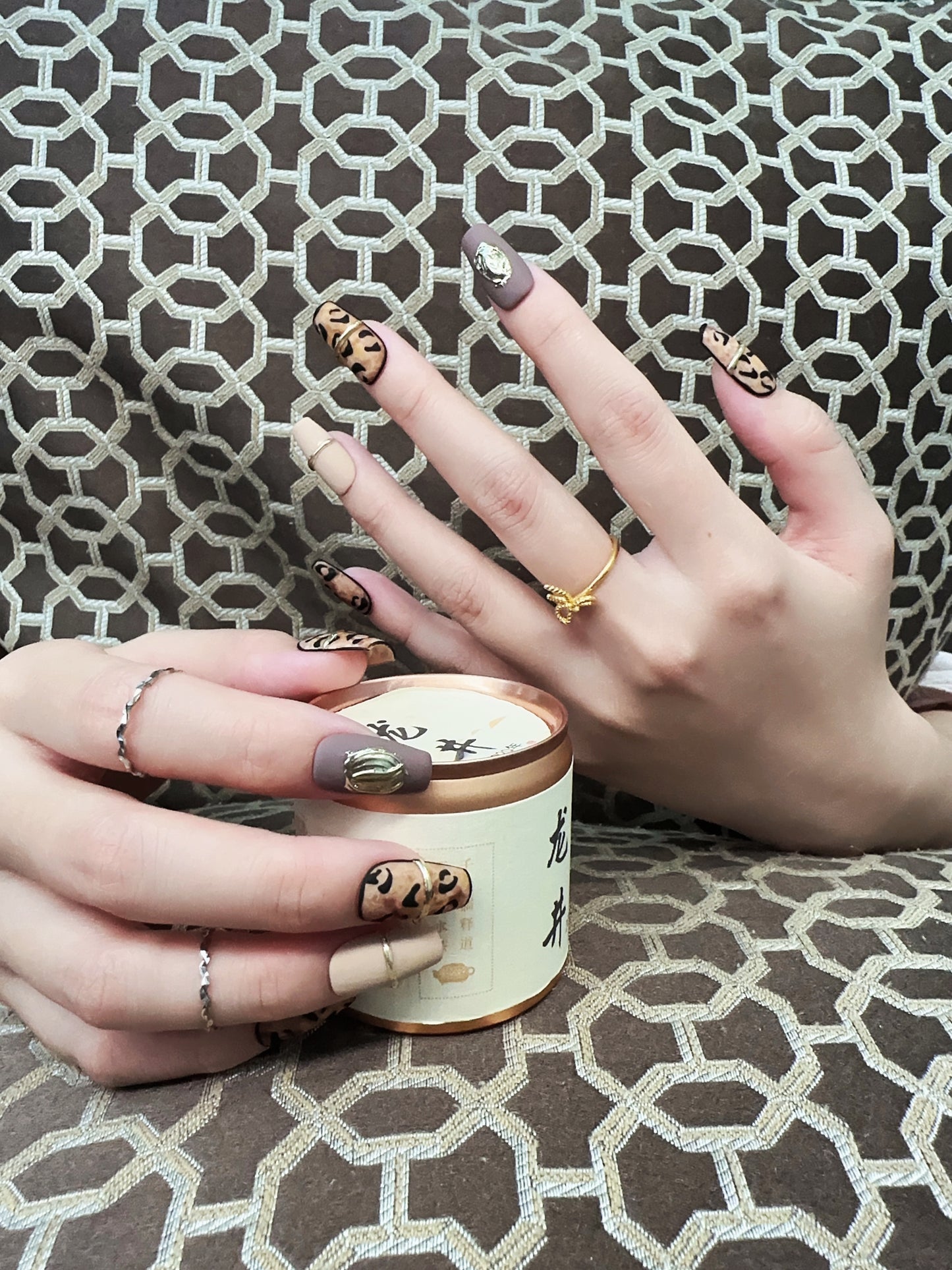 Wang Tii Doo/Milk tea color leopard print