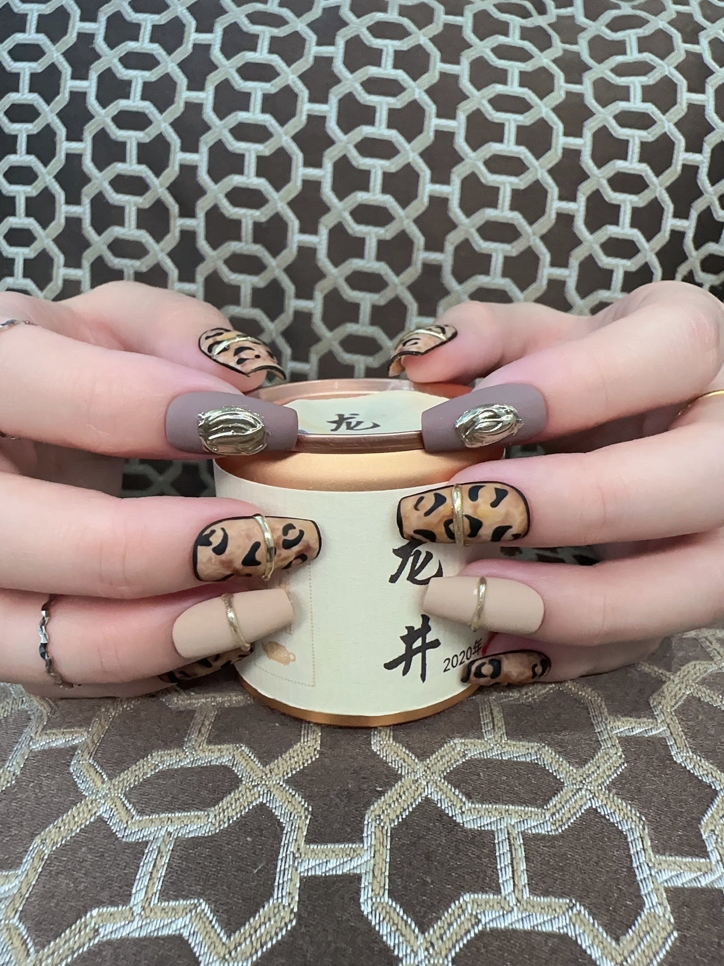 Wang Tii Doo/Milk tea color leopard print